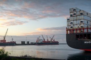 industrial mining photography commercial south africa photographer professional heavy machinery hlb ship coega