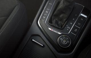 hlb photography vw volkswagen automotive port elizabeth commercial south africa interior detail photographer car vehicle