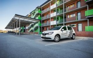 photographer professional hlb car vehicle automotive renault commercial port elizabeth photography south africa